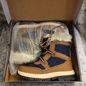 *NEW* YOUTH BEARPAW BOOTS